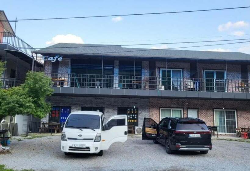 Yeongwol Donggang Close Pension