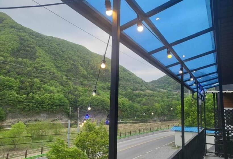 Yeongwol Donggang Close Pension