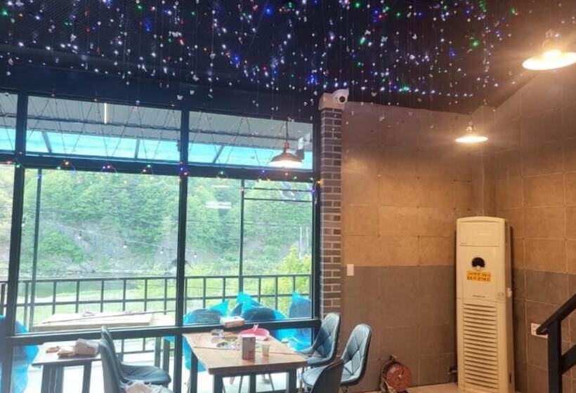 Yeongwol Donggang Close Pension