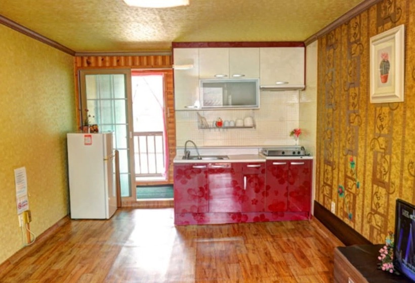 Yeongwol Riverside White House Pension