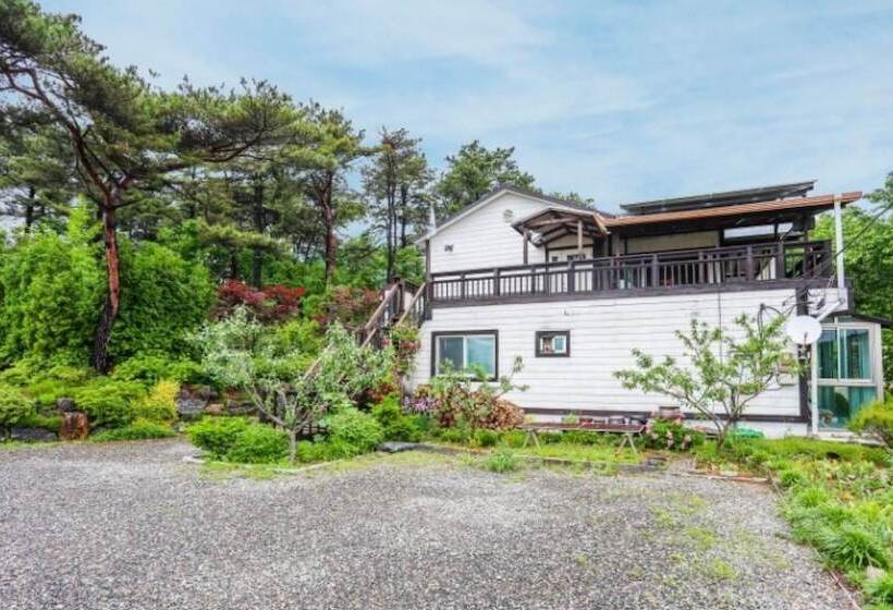 Yongin Byeolbaragi Pension