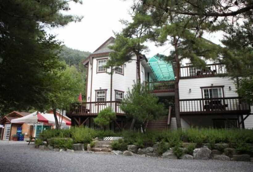 Youngwol Sky Pension Camping