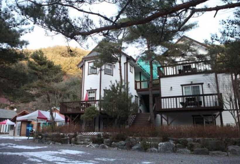 Youngwol Sky Pension Camping