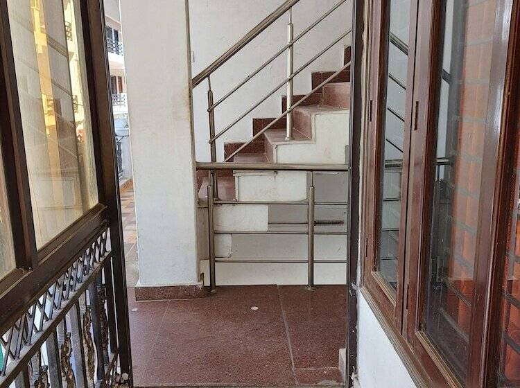 هتل Goroomgo Cottage Orchid Nainital