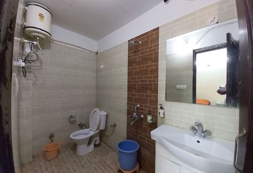 هتل Goroomgo Cottage Orchid Nainital