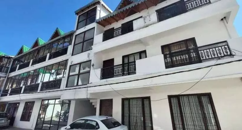 هتل Goroomgo Cottage Orchid Nainital