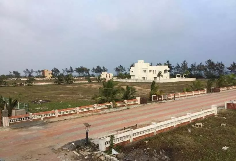 Hotelli Pearl Beach Pool Villa