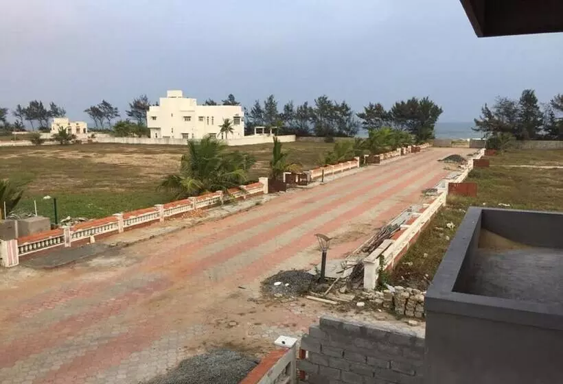Hotelli Pearl Beach Pool Villa