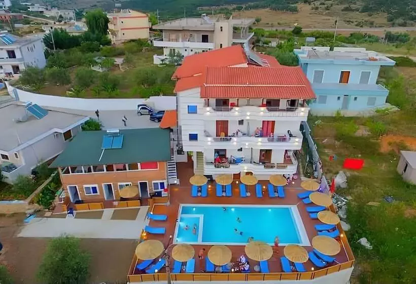 هتل Vila Shpetimi