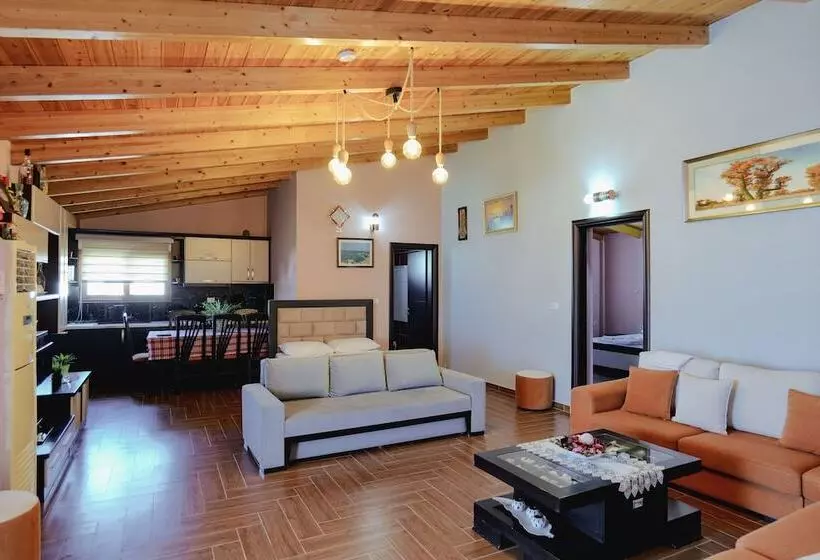 هتل Vila Shpetimi