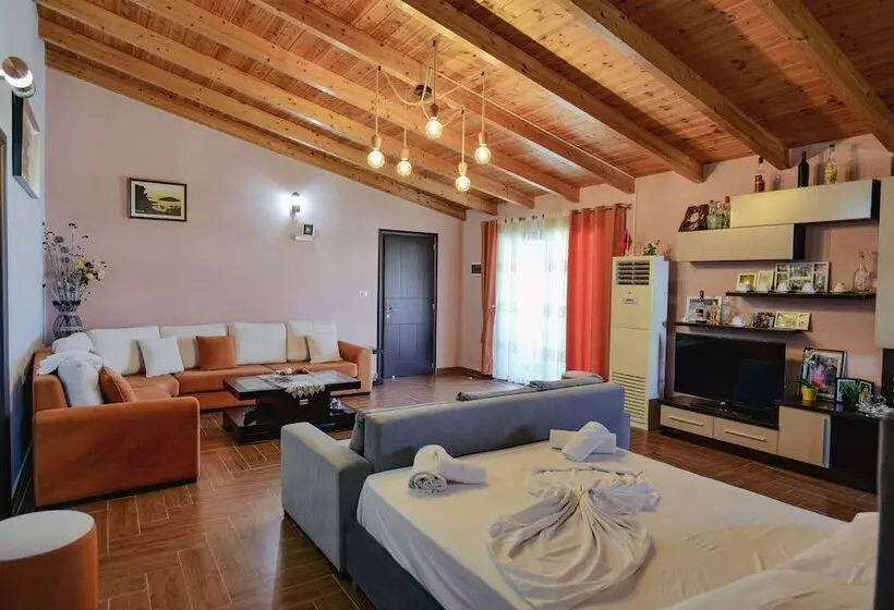 هتل Vila Shpetimi