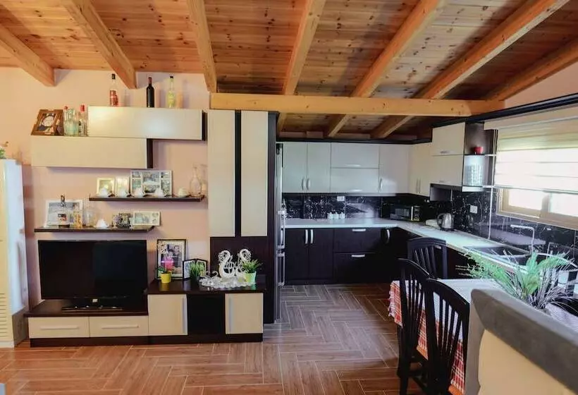 هتل Vila Shpetimi