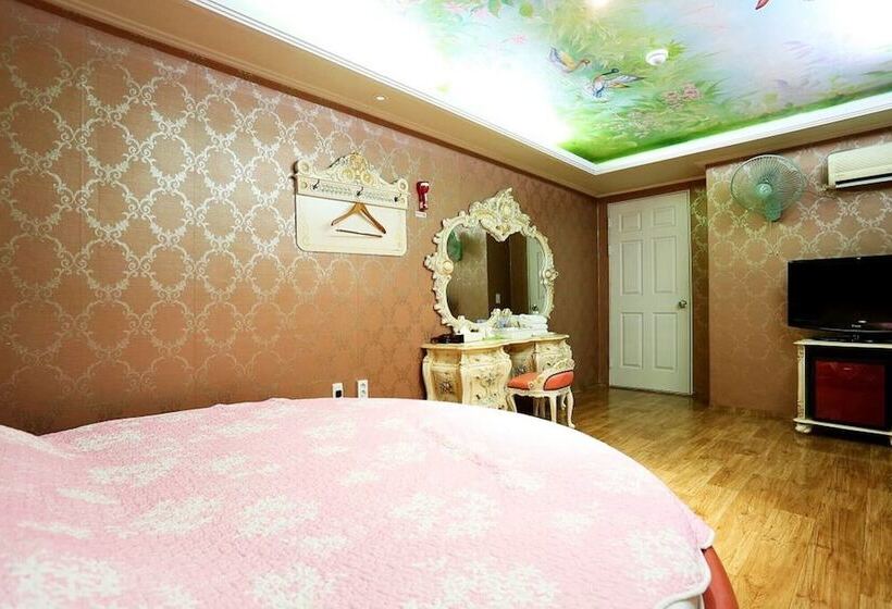 Motel Chungju Well Park