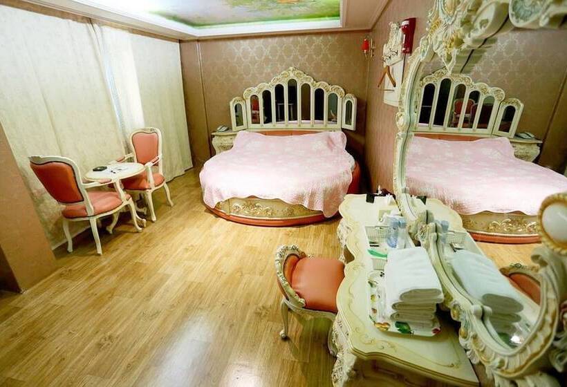 Motel Chungju Well Park