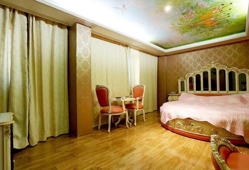 Motel Chungju Well Park