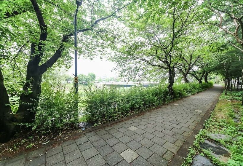 Мотель Daejeon Yuseong Paros