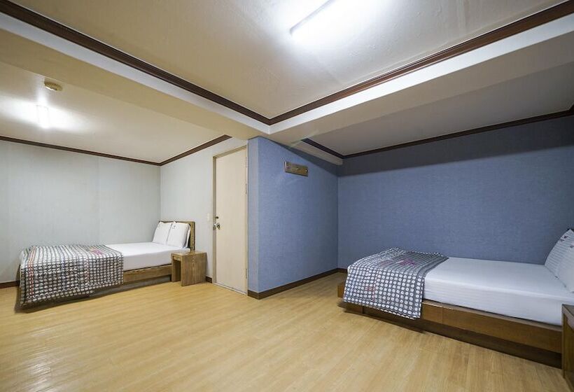 Motel Gyeongsan Bless