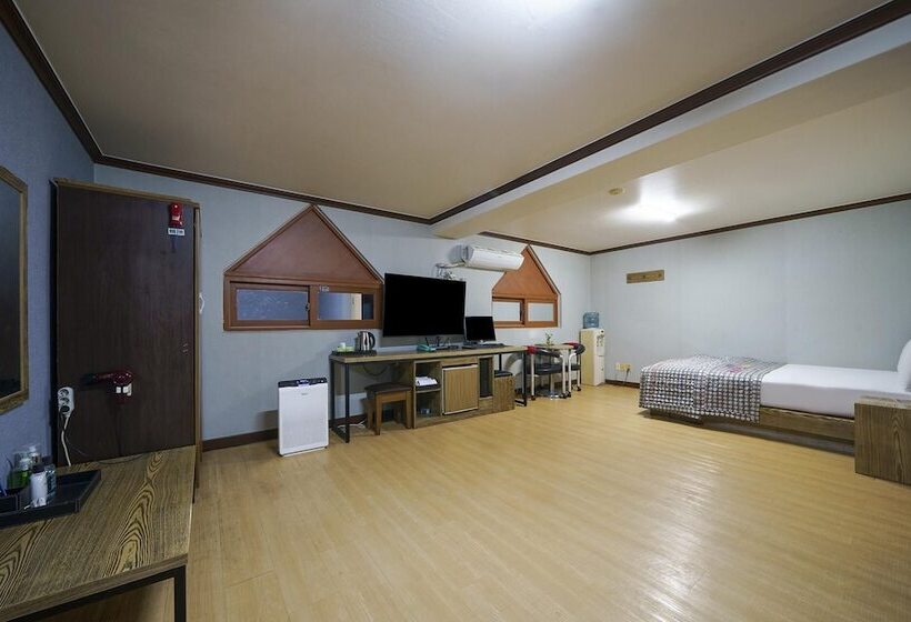 Motel Gyeongsan Bless