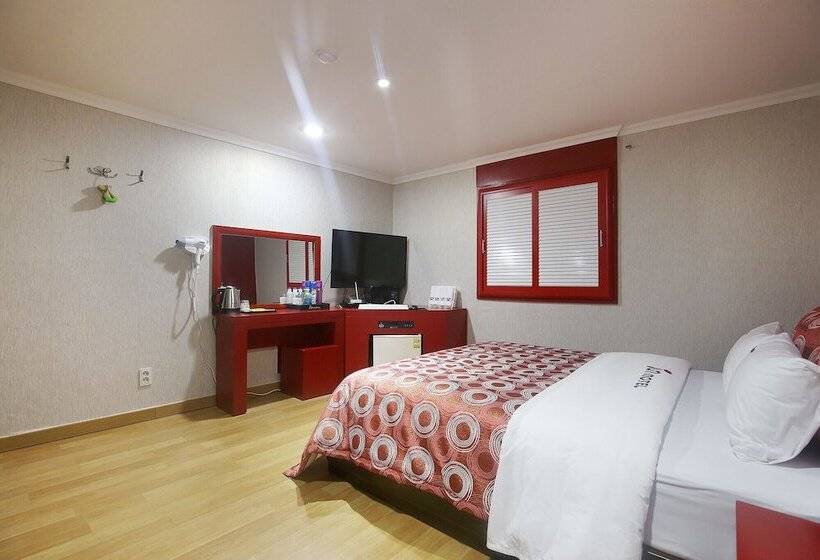 汽车旅馆 Hongsung Jun