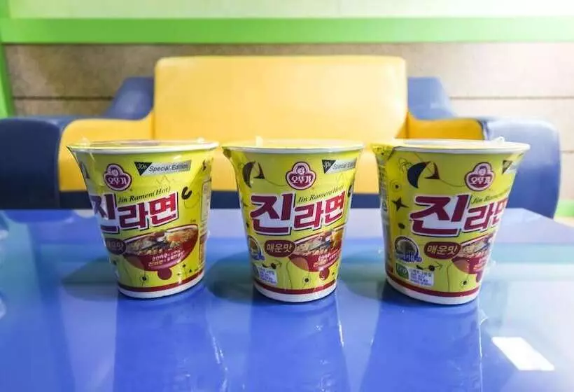 Motelli Seongju Top