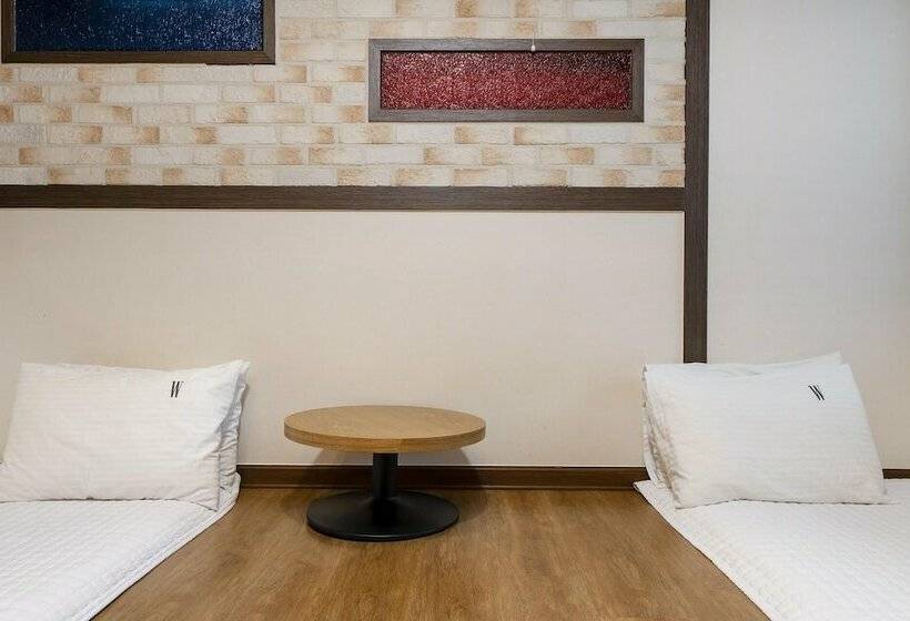 Motel Tongyeong W