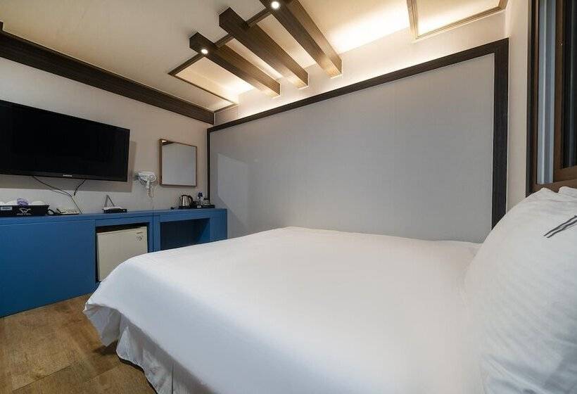 Motel Tongyeong W