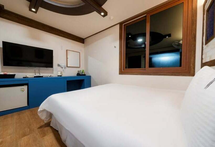 Motel Tongyeong W