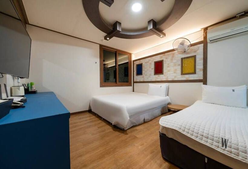 Motel Tongyeong W