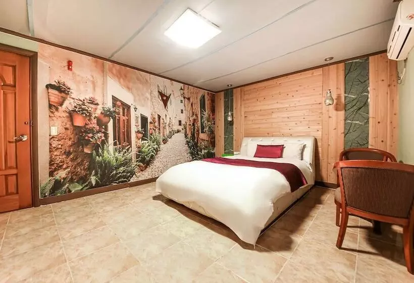 Top Motel