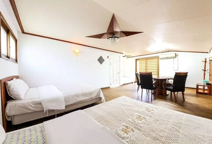 Top Motel