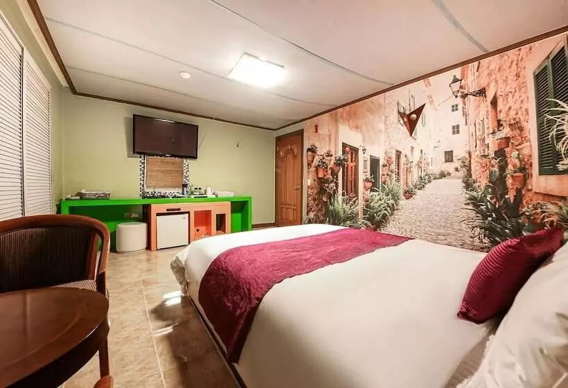 Top Motel