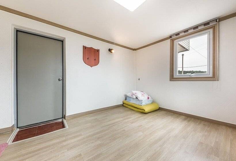 Motel Yangyang Hajodae Donghwa Beach