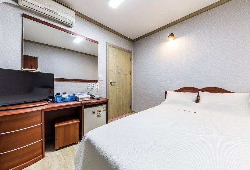 Motel Yangyang Hajodae Donghwa Beach