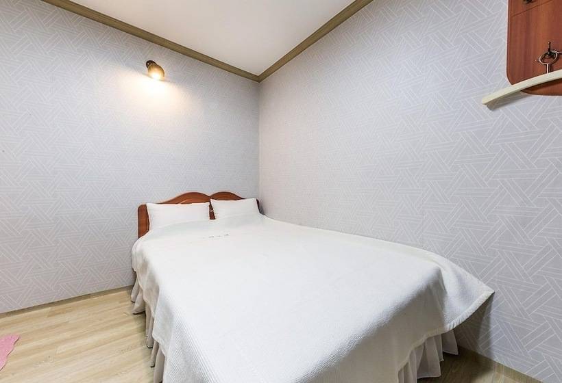 Motel Yangyang Hajodae Donghwa Beach