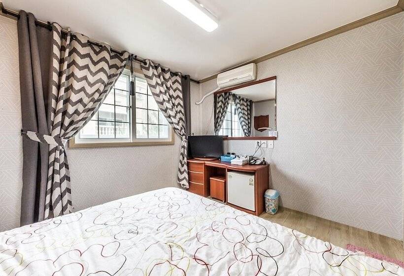 Motel Yangyang Hajodae Donghwa Beach