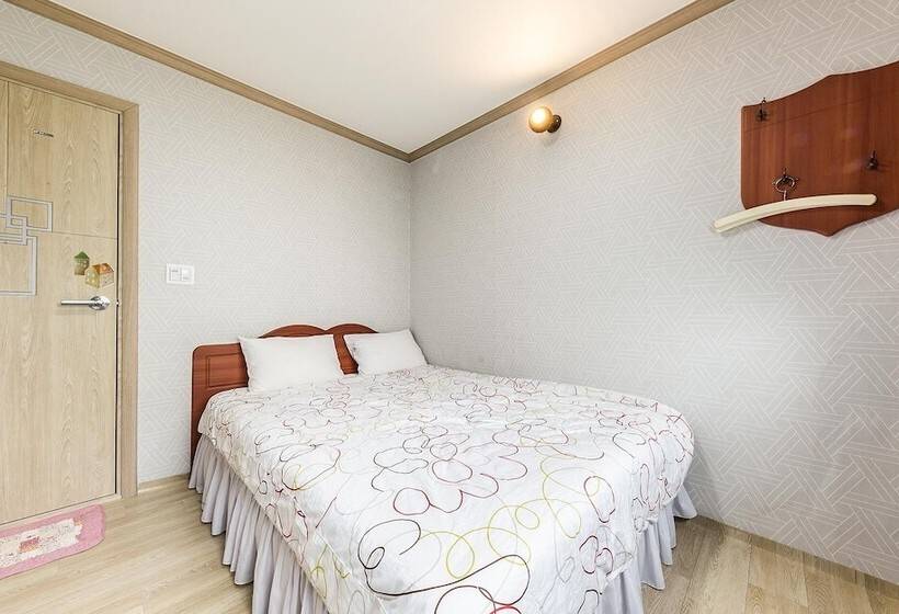 Motel Yangyang Hajodae Donghwa Beach