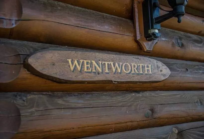 Willow Lodge With Hot Tub, Kingfishers