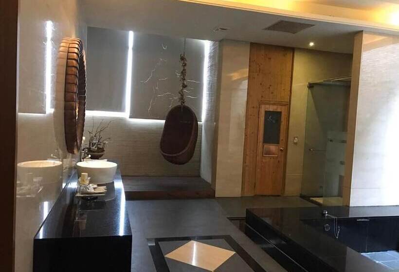 Amani Spa Boutique Motel