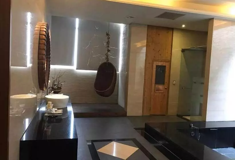 Amani Spa Boutique Motel