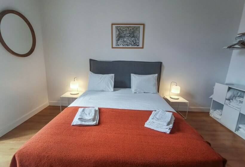 Fanqueiros Apartment