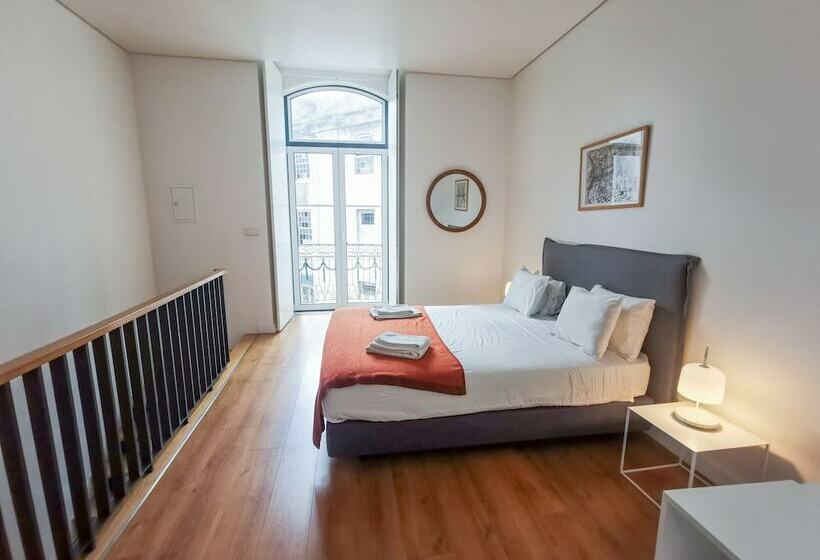 Fanqueiros Apartment