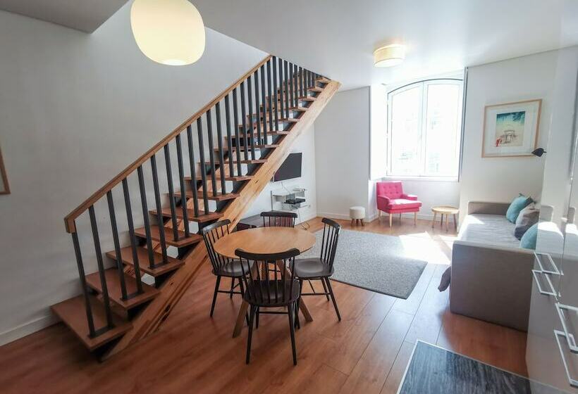 Fanqueiros Apartment