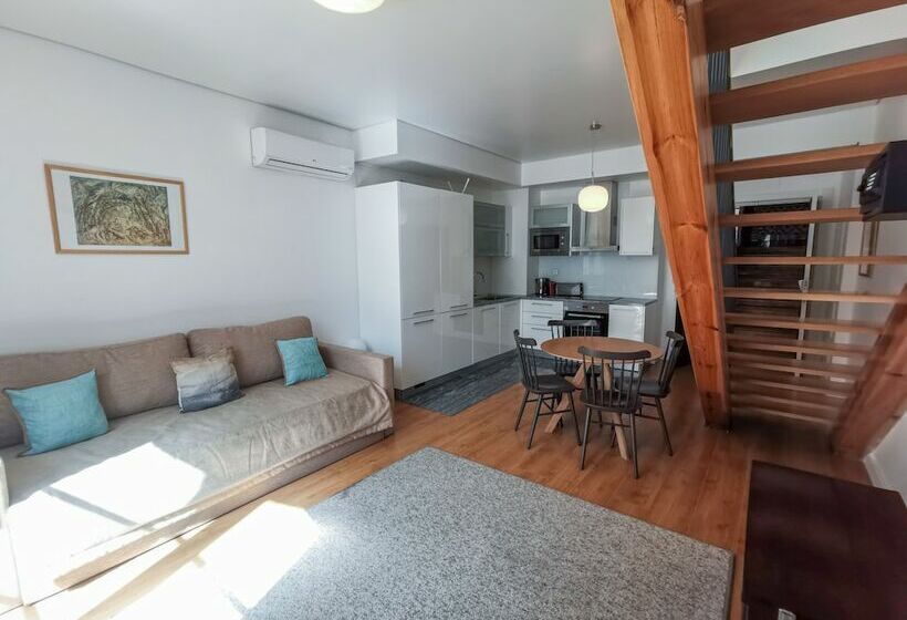 Fanqueiros Apartment