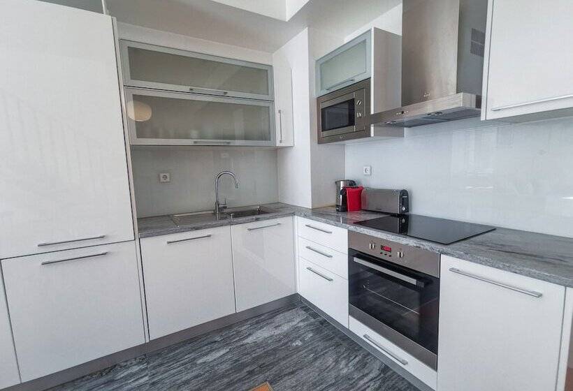 Fanqueiros Apartment