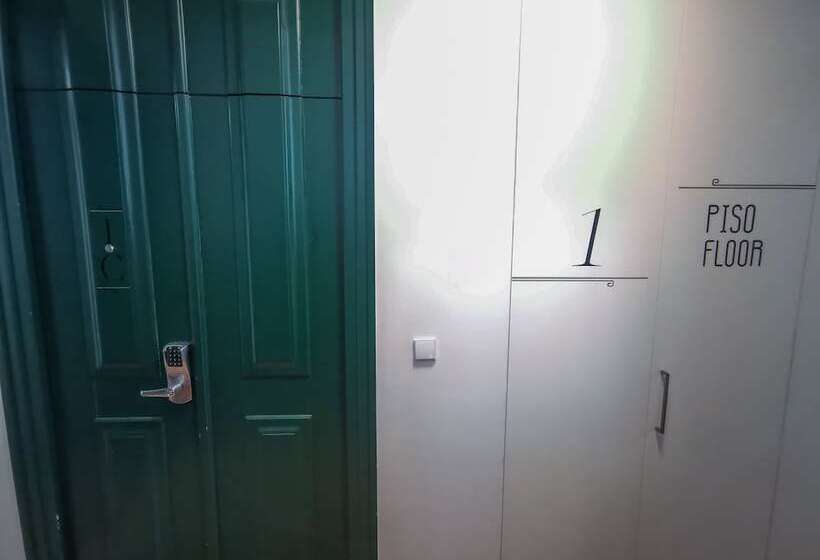 Fanqueiros Apartment