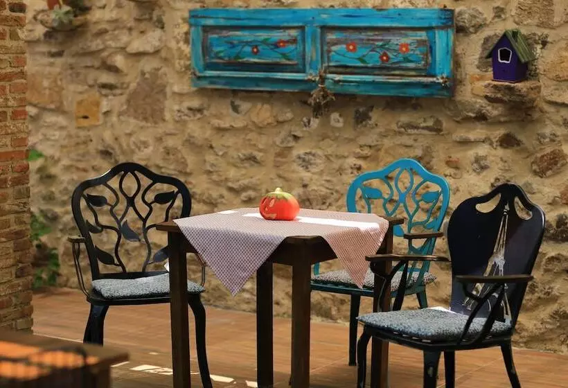 Hayat Alti Otel