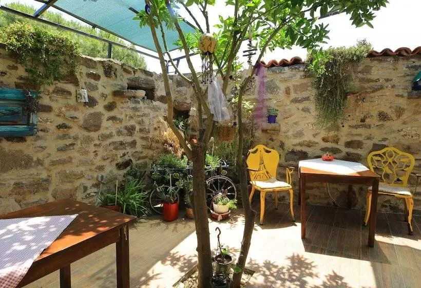 Hayat Alti Otel