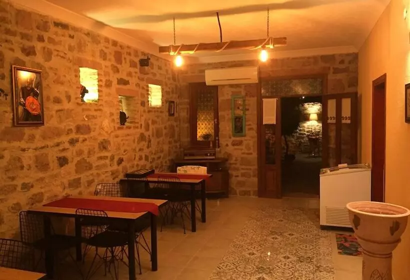 Hayat Alti Otel