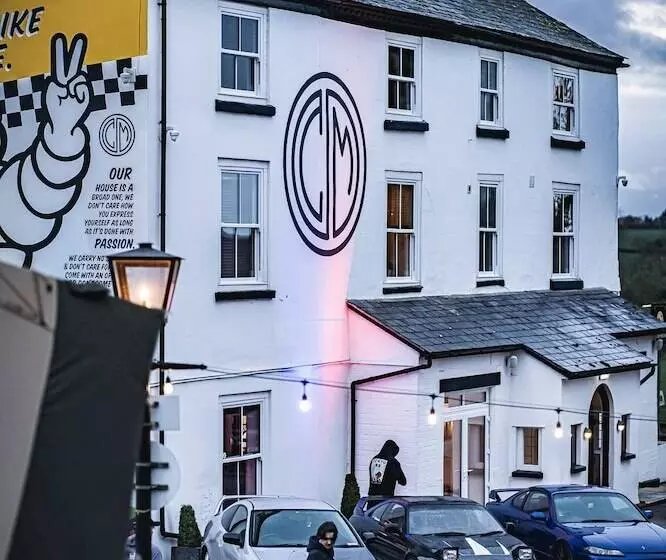 Hostelli Caffeine & Machine