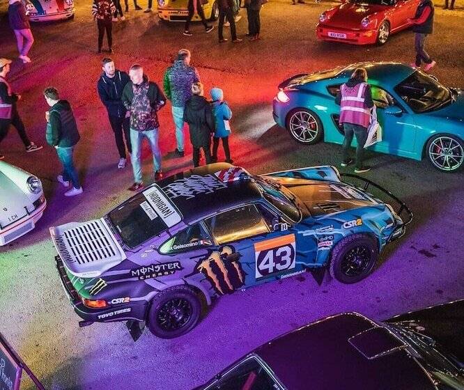 Хостел Caffeine & Machine